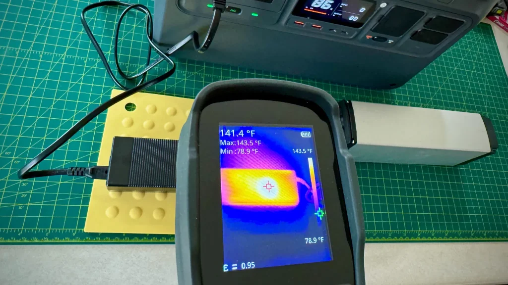 Topdon Thermal Imager charger scaled 1
