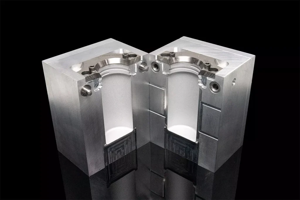 Hybrid Manufacturing Technology: Combining 3D Printing and CNC Machining 2 Hybrid manufacturing workflow showing a 3D printed near-net-shape metal component being precision finished by CNC machining to achieve accurate dimensions and surface quality.